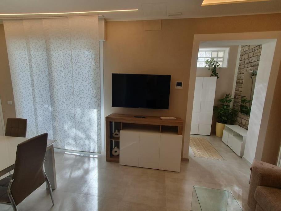 Ferienwohnung Lecci Al Mare San Vincenzo Exterior foto